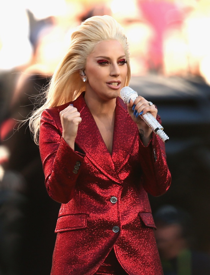 Lady-Gaga-Red-Gucci-Pantsuit-2016-Super-Bowl3