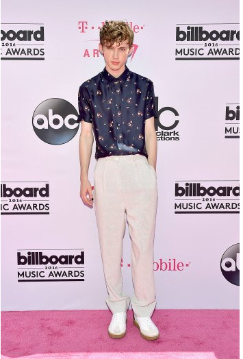 Troye Sivan billboard music awards